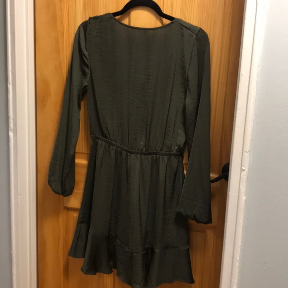 Express dress - Picture 2 of 2